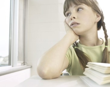 Daydreaming-girl from www.goldenvisionclinic.com